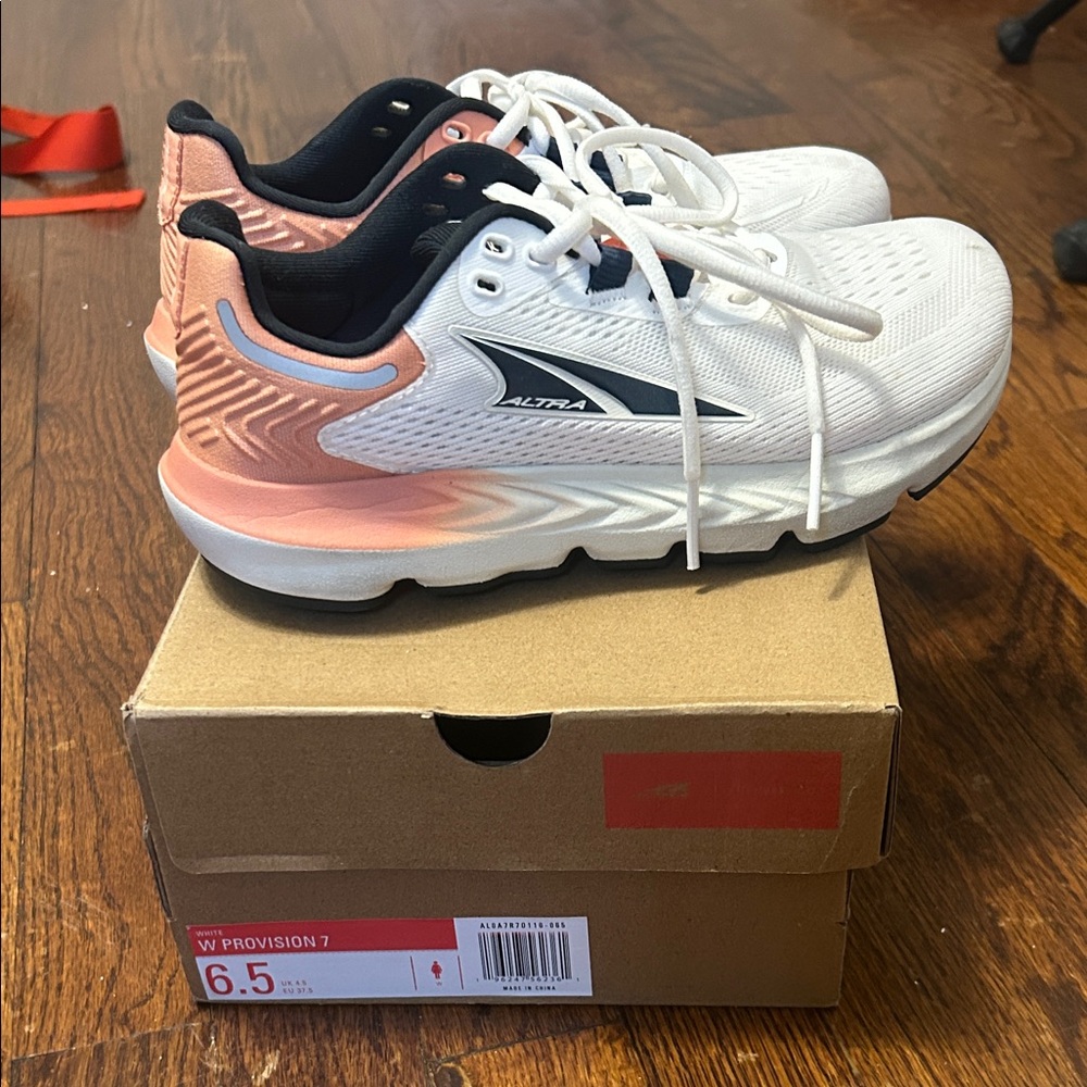 Women’s Altra Provision 7